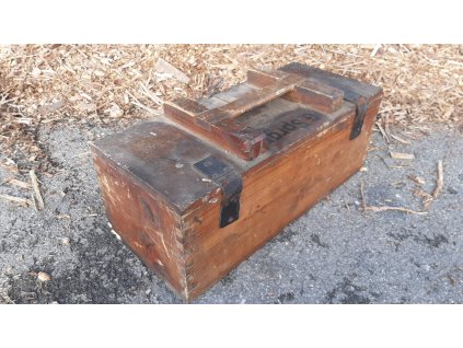 Dřevěná truhla bedna přepravka kufr retro