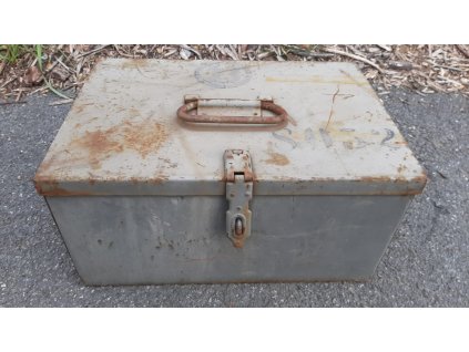 Industriální kufr bedna box truhla přepravka kov