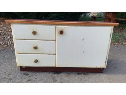 Komoda botník skříňka socialismus 60.-70. léta retro