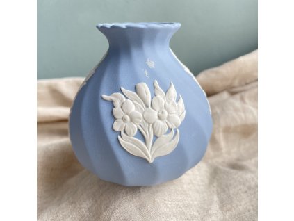 Buclatá váza Wedgwood