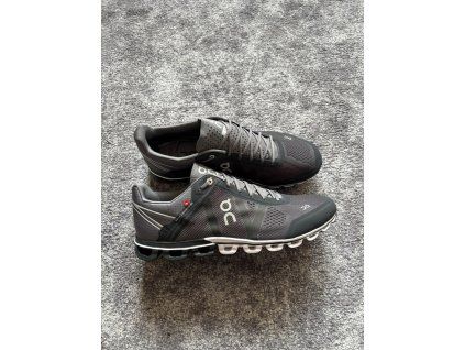 On Running, model Cloudflow, velikost 45