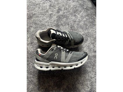 On Running, model Cloudgo, velikost 42