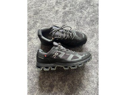On Running, model Clouventure WP, velikost 42
