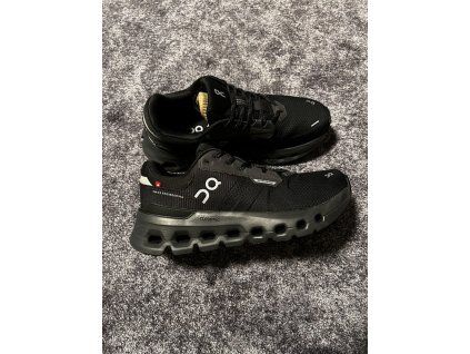 On Running, model Cloudrunner WP, velikost 37
