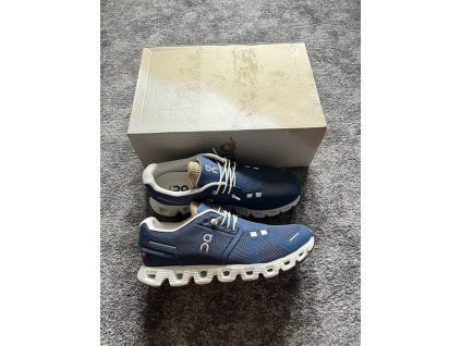 On Running, model Cloud 5, velikost 37,5