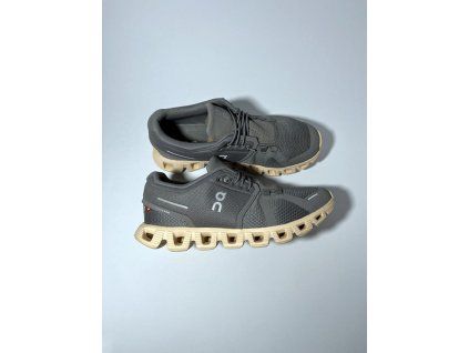 On Running, model Cloud 5, velikost 37,5
