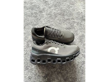 On Running, model Cloudmonster, velikost 37,5