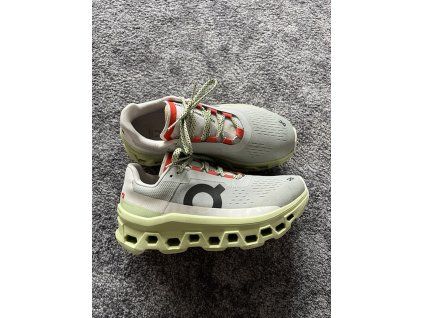 On Running Cloud, model Cloudmonster, velikost 37,5