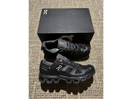 On Running, model Cloudventure WP, velikost 38