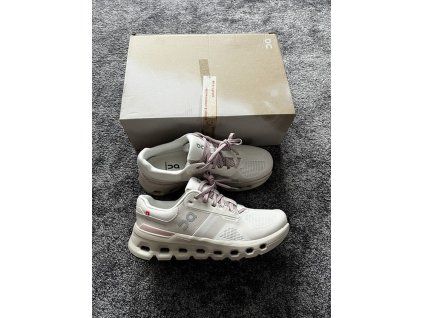 On Running model Cloudrunner 2, Velikost 38,5