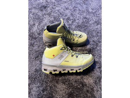 On Running, model Cloudtrax Waterproof. Velikost 38,5