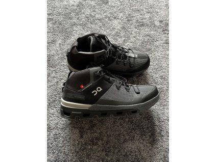 On Running, model Cloudtrax, velikost 38,5