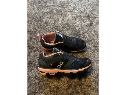 On Running, model Cloudsurfer, velikost 39