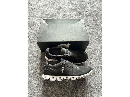 On Running, model Cloud, velikost 42