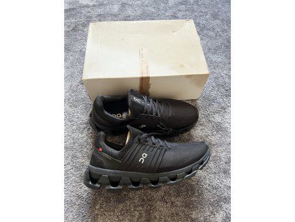 On Running, model Cloudswift, velikost 42,5