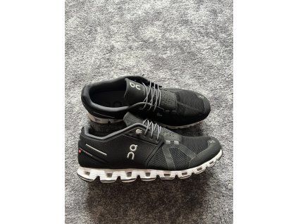 On Running, model Cloud, velikost 44