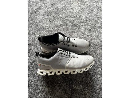 On Running, model Cloud 5 WP, velikost 45