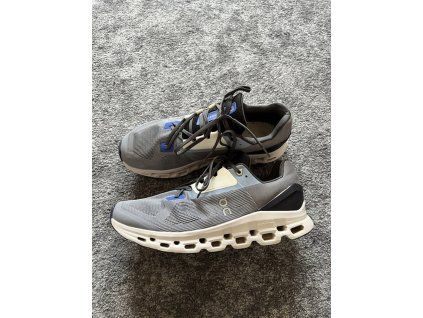 On Running, model Cloudstratus, velikost 45