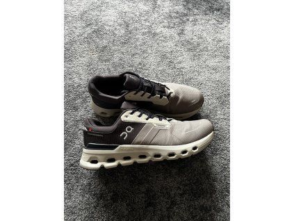 On Running, model Cloudrunner WP, velikost 48