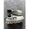 On Running Cloud, model Cloudmonster, velikost 37