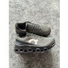 On Running, model Cloudmonster, velikost 37,5