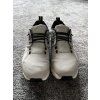 On Running, model Cloud 5 WP, velikost 38,5