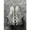 On Running, model Cloud 5 WP, velikost 38,5