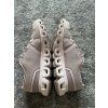 On Running, model Cloud 6, velikost 38,5