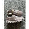 On Running, model Cloud 6, velikost 38,5
