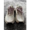 On Running model Cloudrunner 2, Velikost 38,5