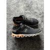 On Running, model Cloudflow, velikost 40