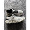 On Running, model Cloud X, velikost 42