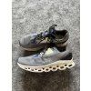 On Running, model Cloudstratus, velikost 45