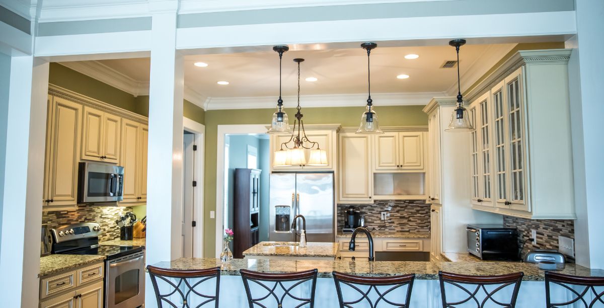 Patří barové židle do kuchyně? Jistě