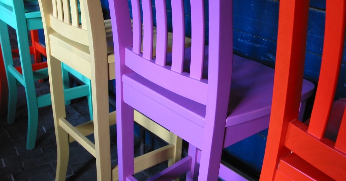 Stylové barové židle z našeho bazaru promění váš domov k nepoznání