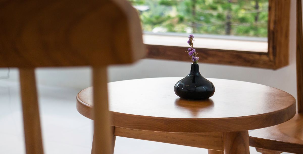 Kulatý stolek už doma máte? Přinášíme tipy, proč ho chtít