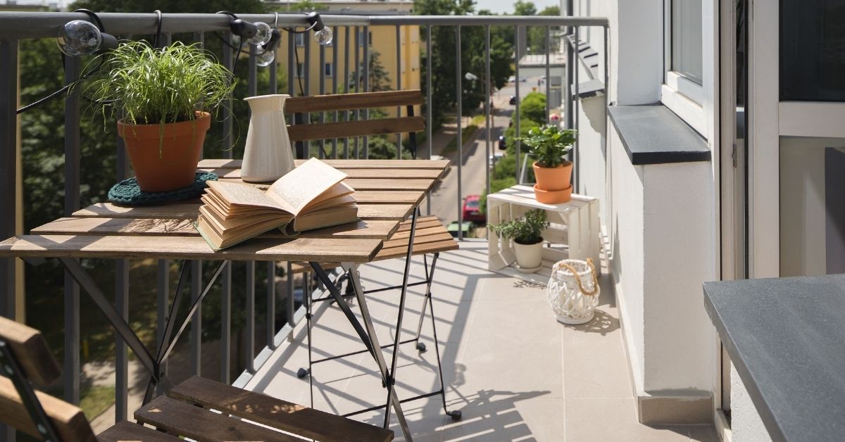 Inspirujte se nabídkou našich balkonových a venkovních stolků