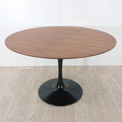 Kulatý jídelní stůl Invitation Round - ořech, o 120 cm Kare