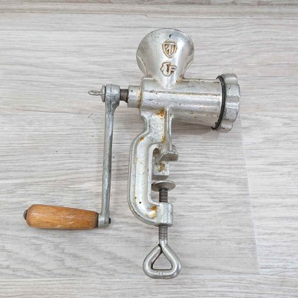 Retro ruční mlýnek