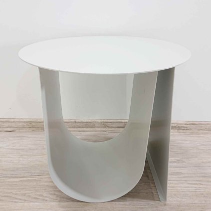 Šedý kovový odkládací stolek Cher 43 cm Bloomingville
