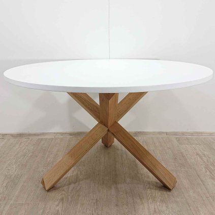 Jídelní stůl Kave Home Nori, o 135 cm