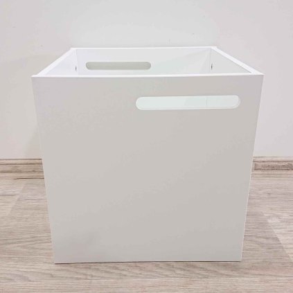 Bílý úložný box ke knihovně Berlin TemaHome