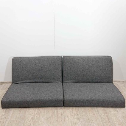 Šedá skládací postel