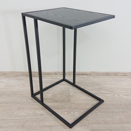 Černý odkládací stolek Seaford Actona