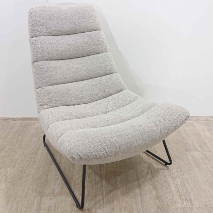 Béžové křeslo Milford Actona