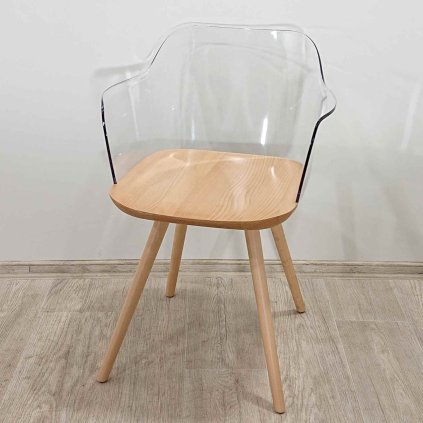 Křeslo s nohama z bukového dřeva Kave Home Klam