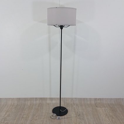 Černá stojací lampa s šedým stínítkem
