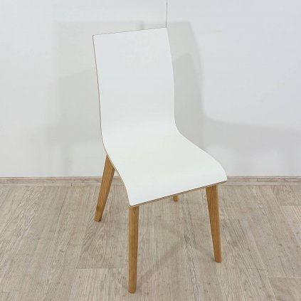 Bílá jídelní židle se světle hnědými nohami Rowico Grace