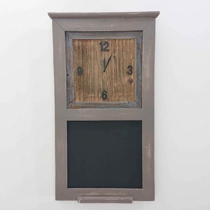 Dřevěné nástěnné hodiny s tabulí