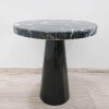 Kovový odkládací stolek o 40 cm mramor